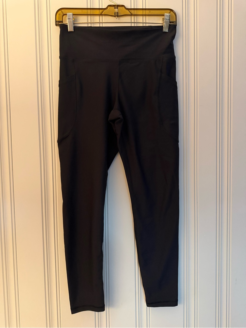 Old Navy Black High-Waist Leggings with Side Pockets